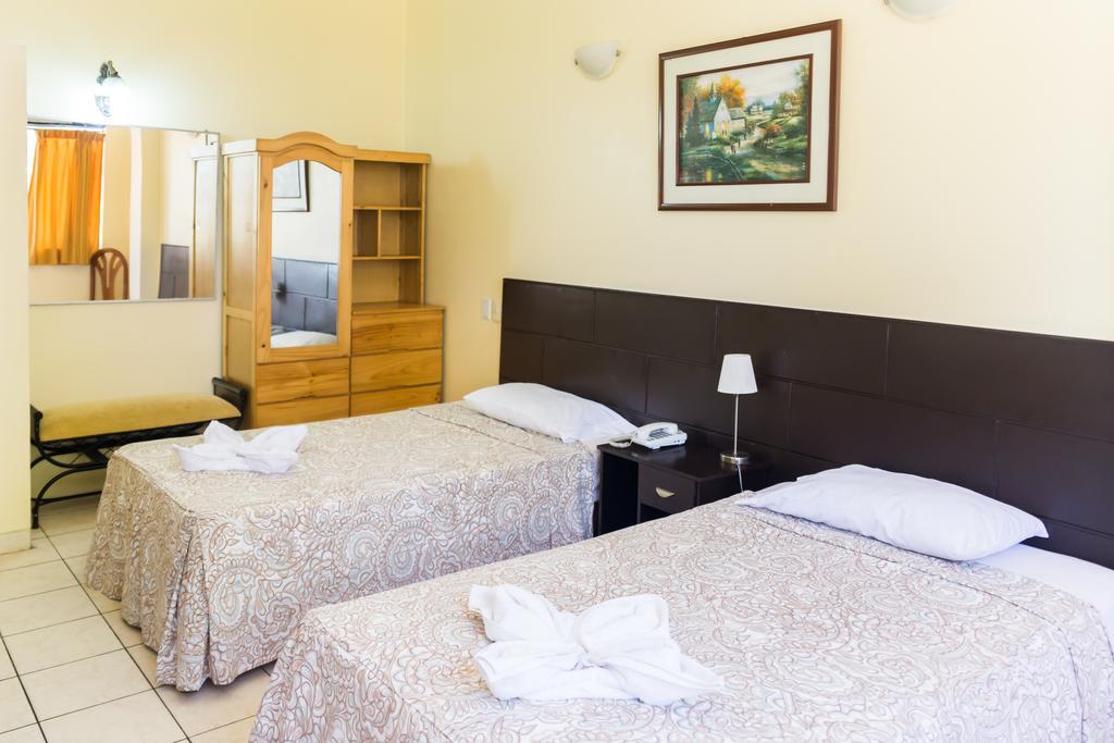 Hotel & Suites La Posada De Lobo 이키토스 외부 사진